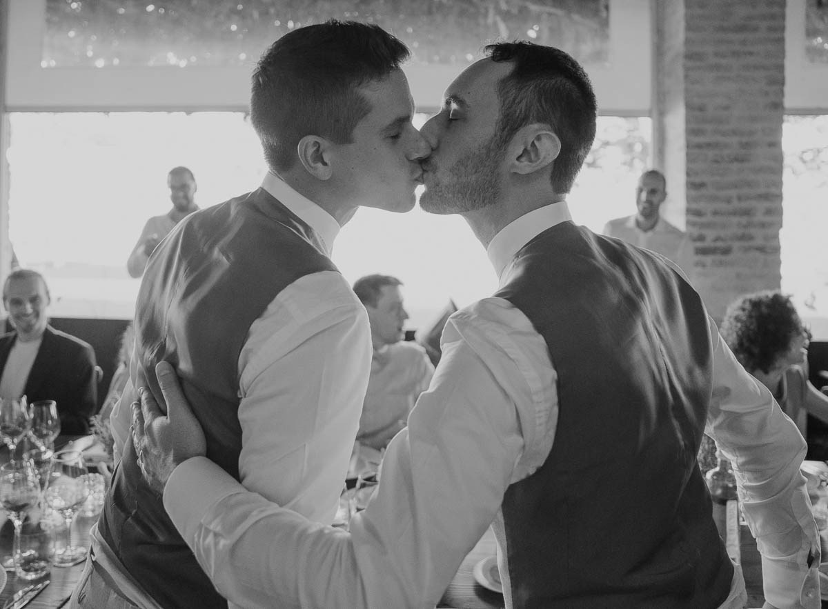 Francesco e Leonardo matrimonio presso la tenuta Le Risare Italia. Lorenzo Mazzega Wedding | Fotografo Matrimonio Milano | Reportage