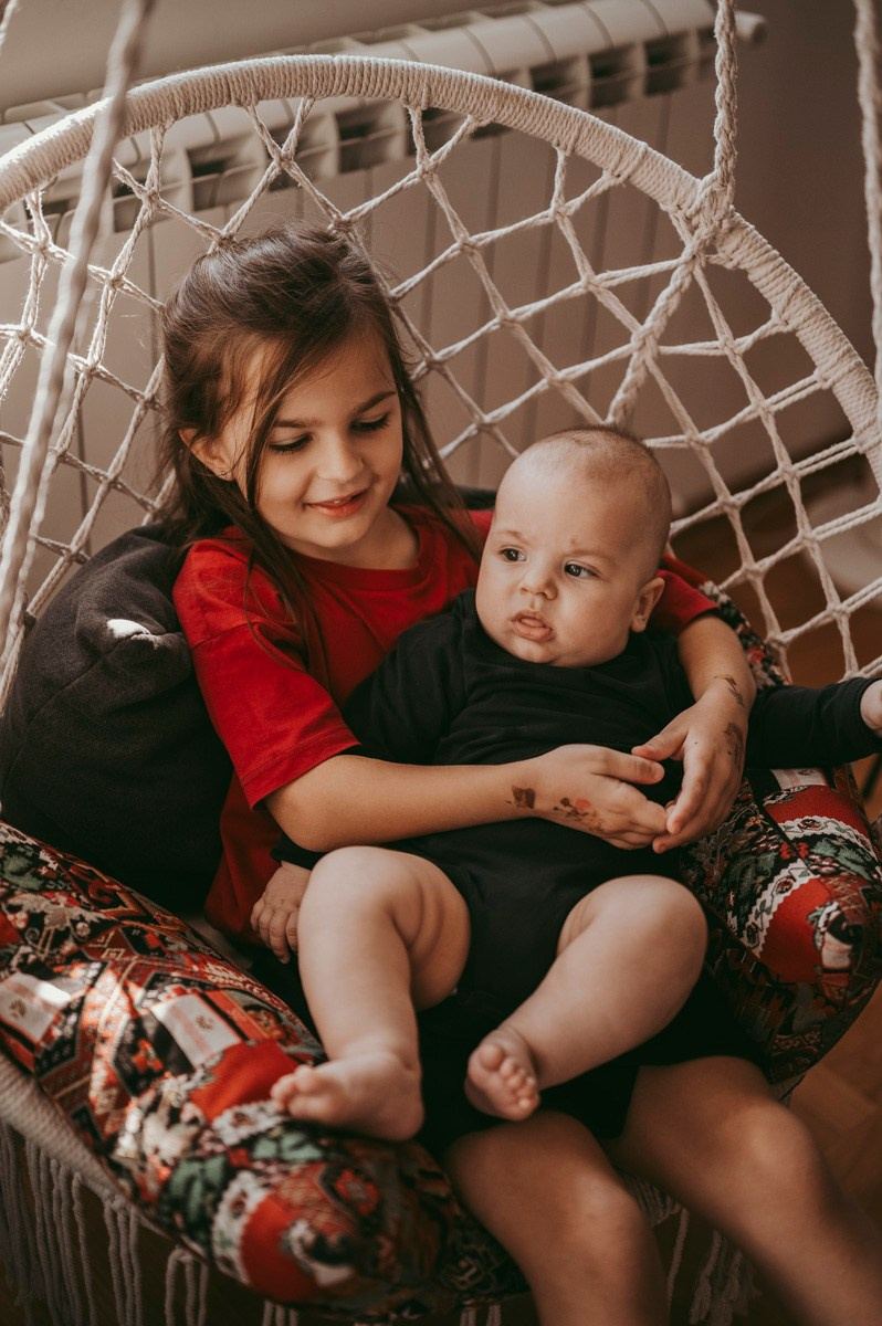 Dobro dosao, Jakove / porodicno fotografisanje kod kuce. Deciji i porodicni fotograf u Beogradu Oksana Skendzic