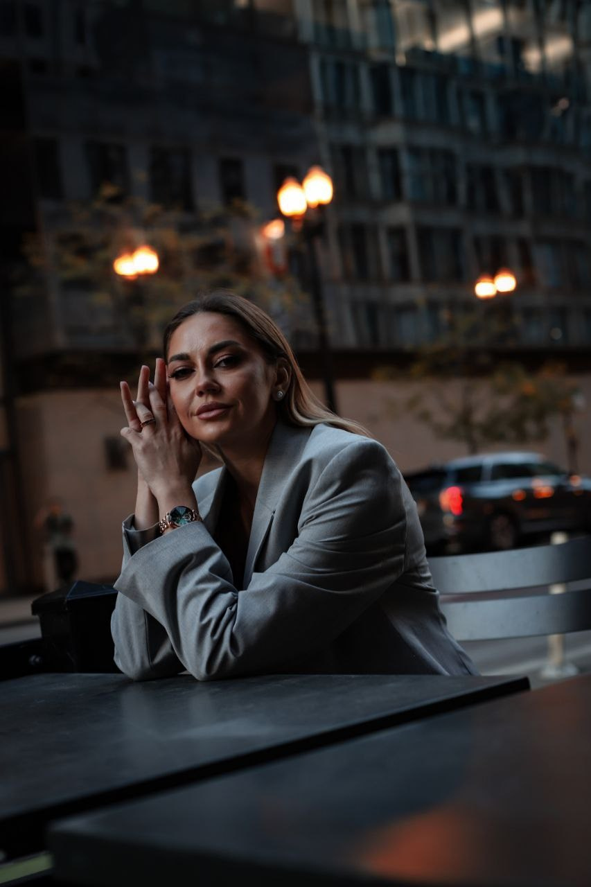 Street shoot with Yulia. VALERIIA VIUNOVA individual shooting\love story\event\brand