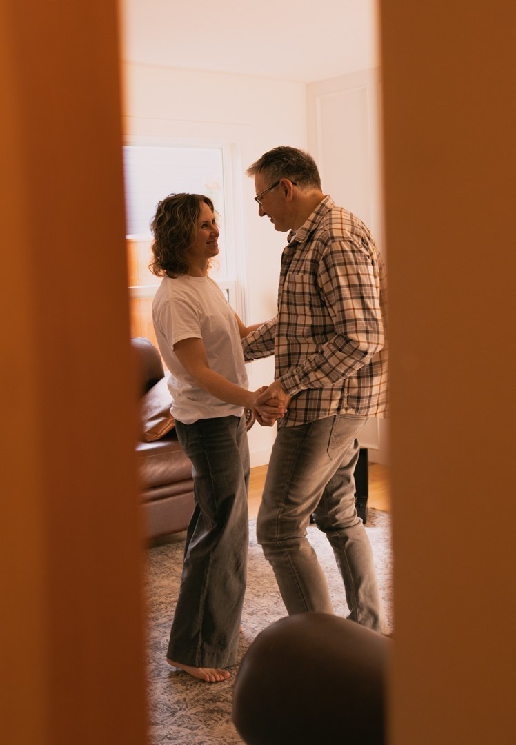 PHOTOGRAPHER JENNY IN CALGARY. I am a portrait and family photographer Jenny in Calgary