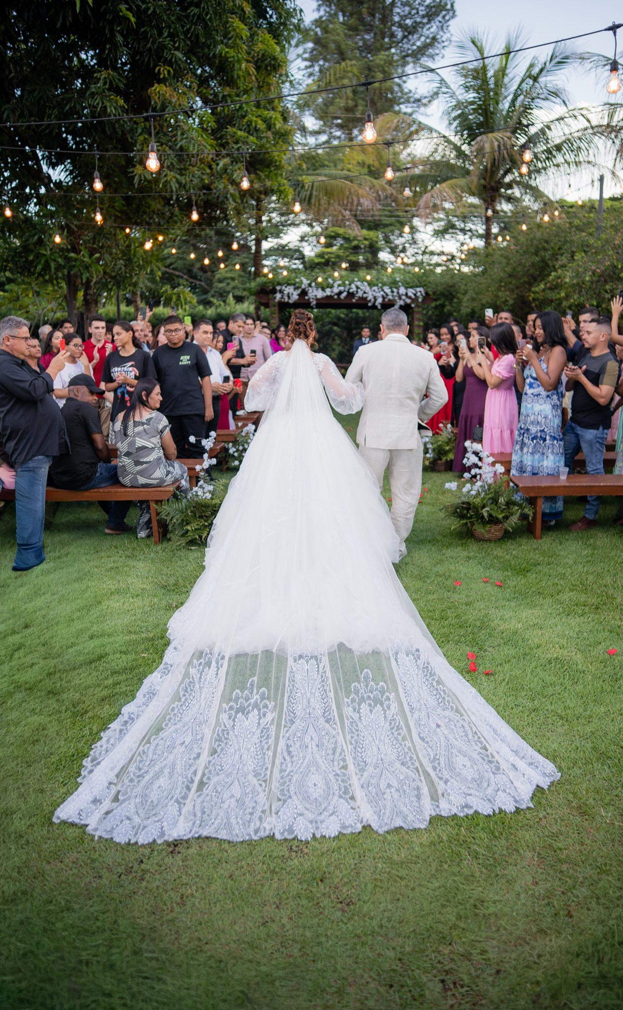 Larissa & Vinicius — Espaço Faveral / Aararaquara. Robson Colaço