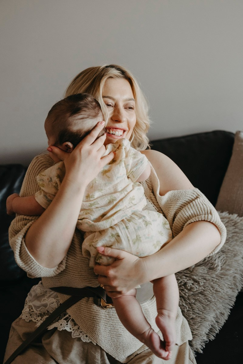 Jelena, Uros i Vasilije / porodicno fotografisanje kod kuce. Deciji i porodicni fotograf u Beogradu Oksana Skendzic