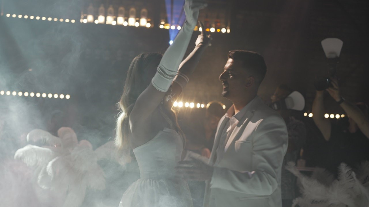 VIA / BASICO. Wedding and events photographers Studio Shalom