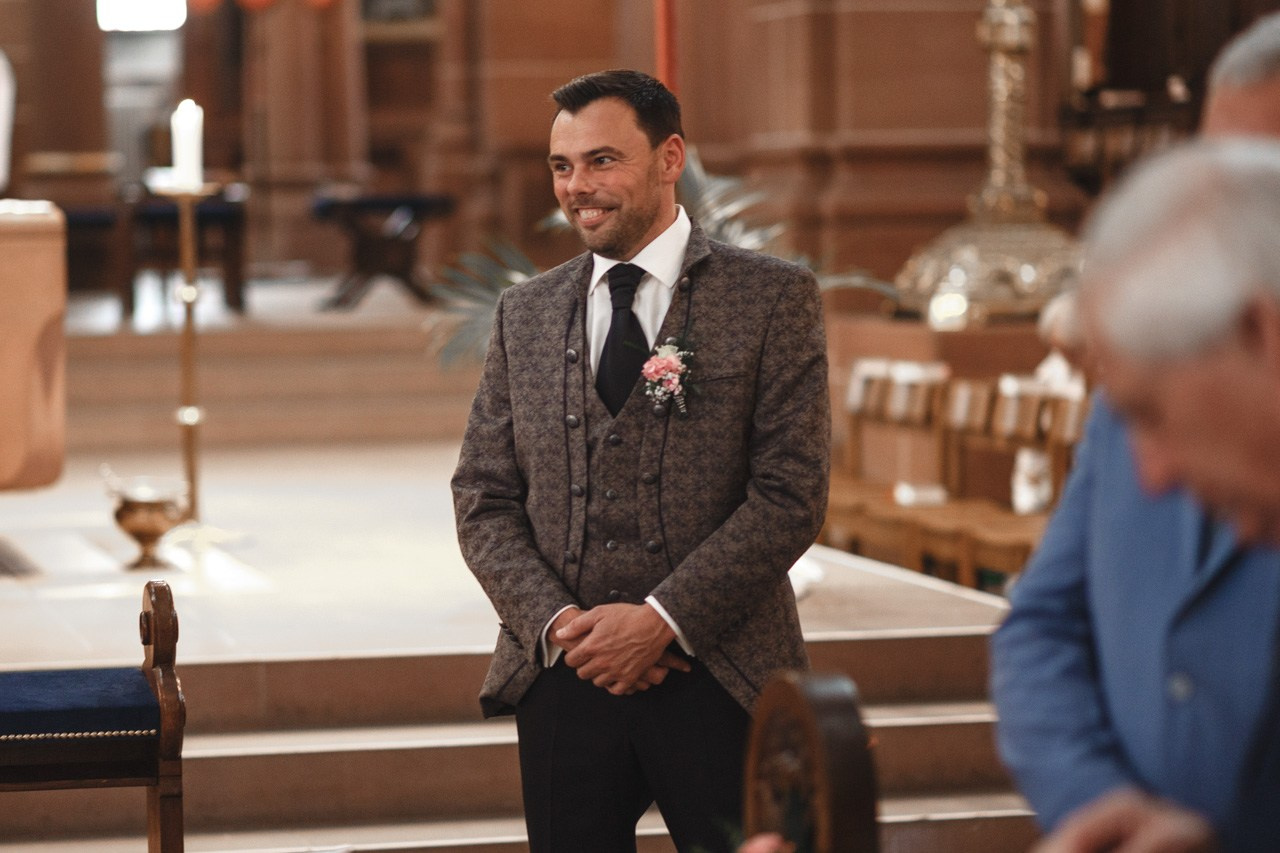 Kirchliche Hochzeit Rheinterrassen Karlsruhe – Noelia & Timo | Hochzeitsfotograf & Videograf