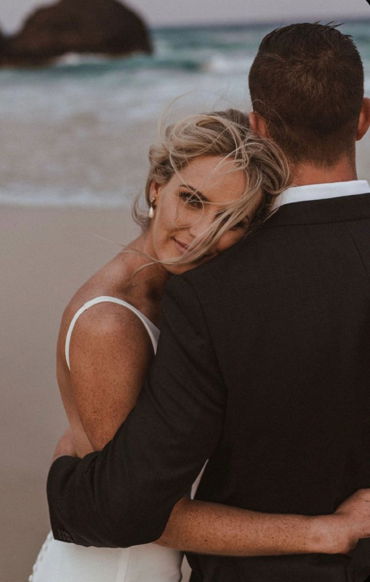 Posa di base per un servizio fotografico di coppia