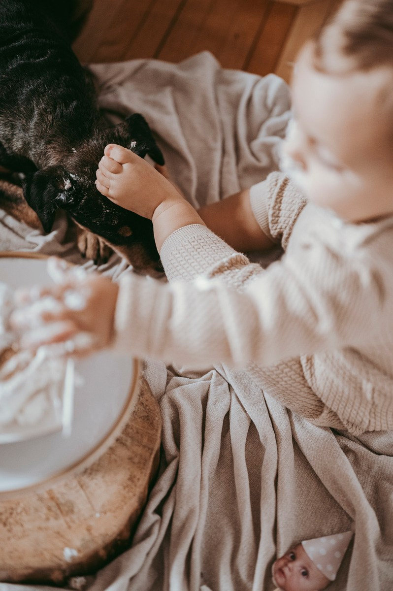 Filipova prva proslava rodjendan kod kuce. Deciji i porodicni fotograf u Beogradu Oksana Skendzic