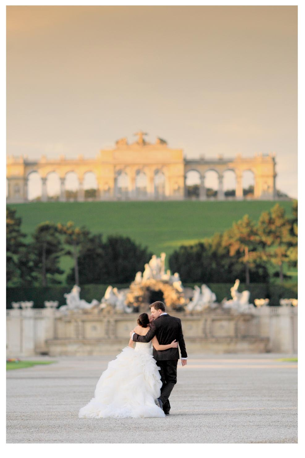 Viena. Luxury wedding, portrait, family photographer over Europe