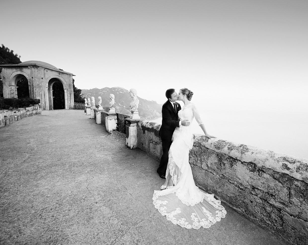 Ravello ivent wedding villa cimbrone. Luxury wedding, portrait, family photographer over Europe