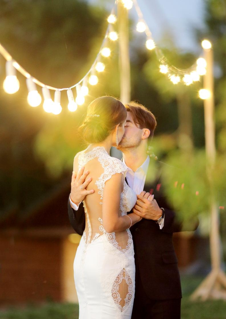 Ukraina-Kiev. Luxury wedding, portrait, family photographer over Europe