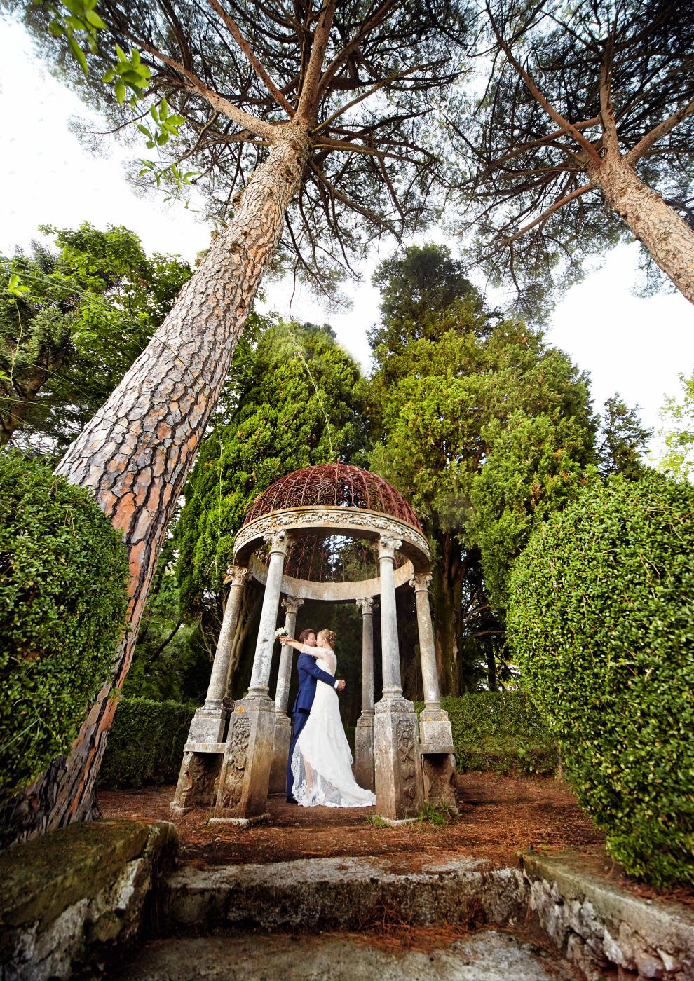 Ravello ivent wedding villa cimbrone. Luxury wedding, portrait, family photographer over Europe