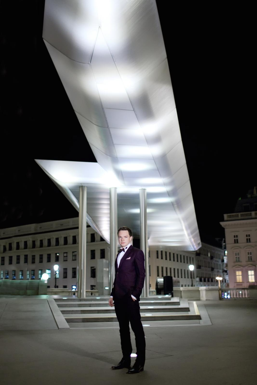 Viena. Luxury wedding, portrait, family photographer over Europe