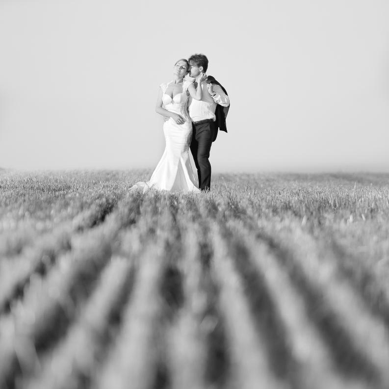 Ukraina-Kiev. Luxury wedding, portrait, family photographer over Europe