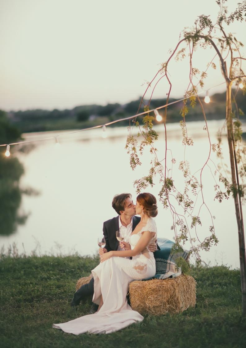 Ukraina-Kiev. Luxury wedding, portrait, family photographer over Europe