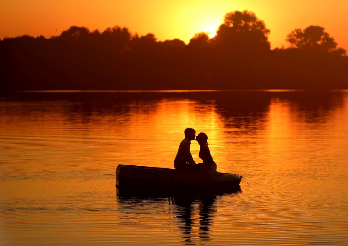 Ukraina-Kiev. Luxury wedding, portrait, family photographer over Europe