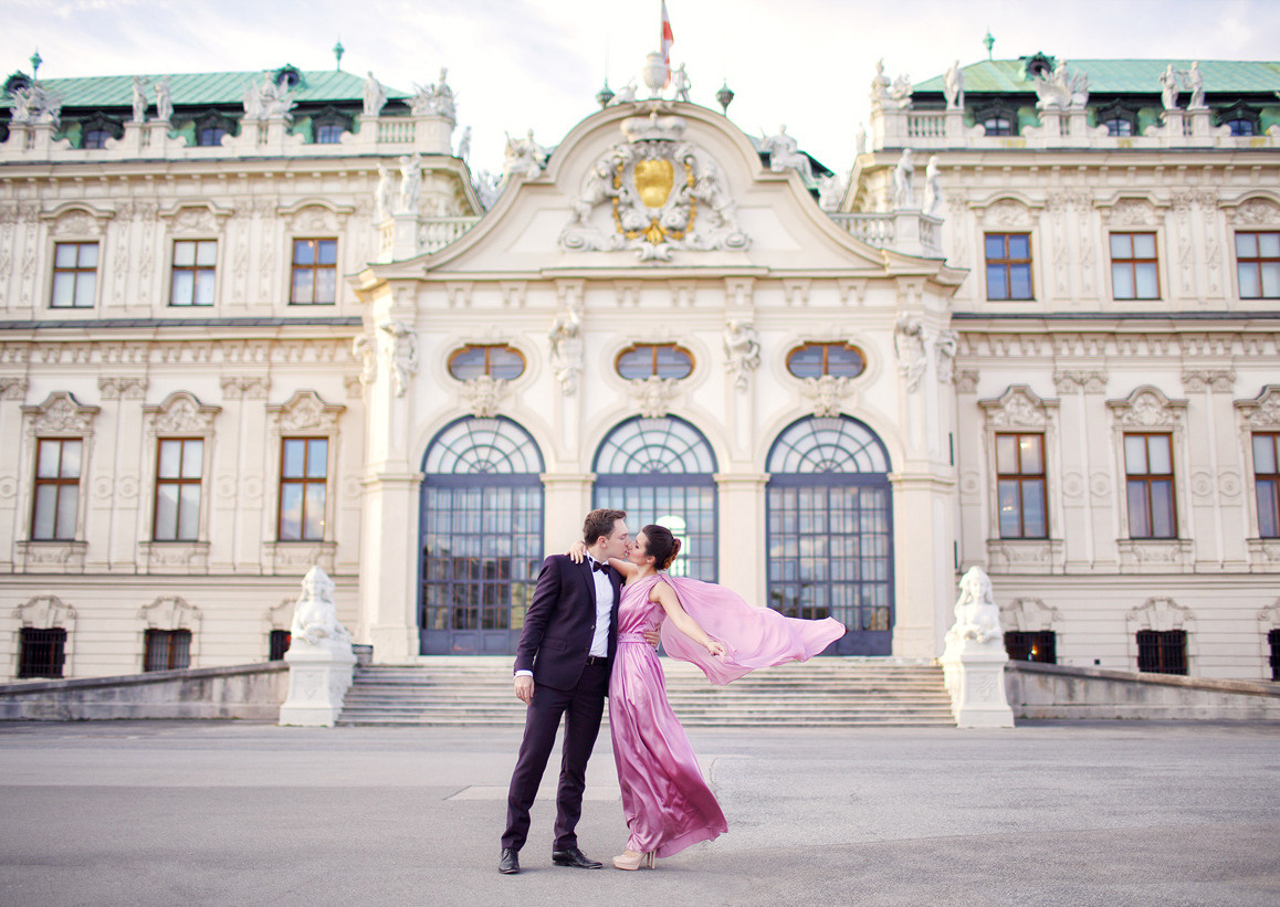 Historia de amor. Luxury wedding, portrait, family photographer over Europe