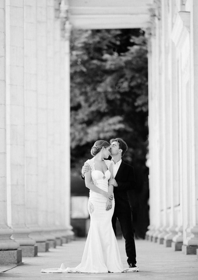 Ukraina-Kiev. Luxury wedding, portrait, family photographer over Europe