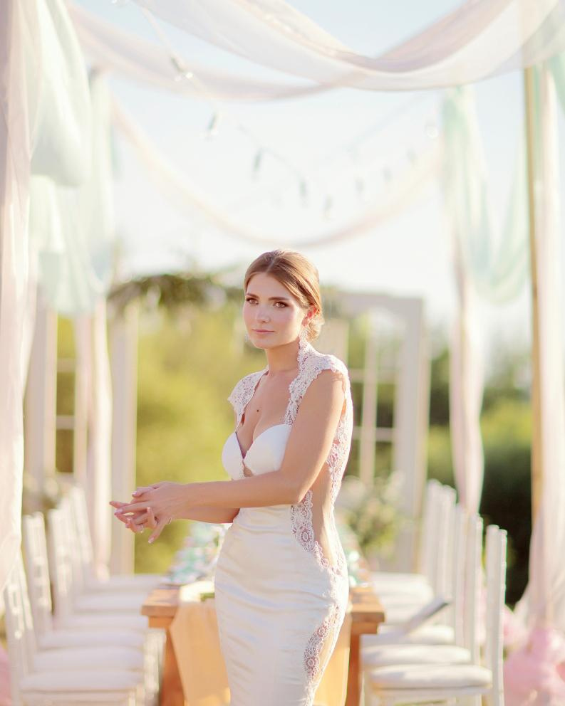 Ukraina-Kiev. Luxury wedding, portrait, family photographer over Europe