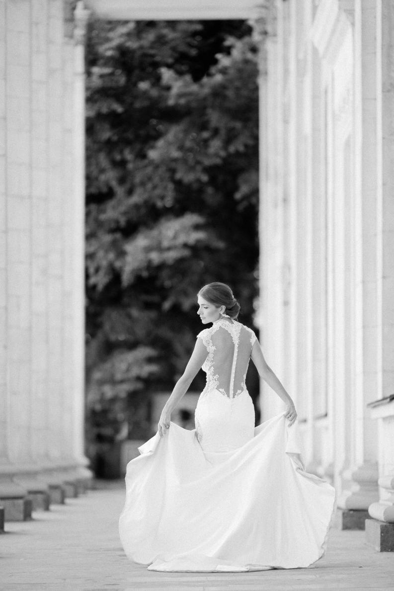 Ukraina-Kiev. Luxury wedding, portrait, family photographer over Europe