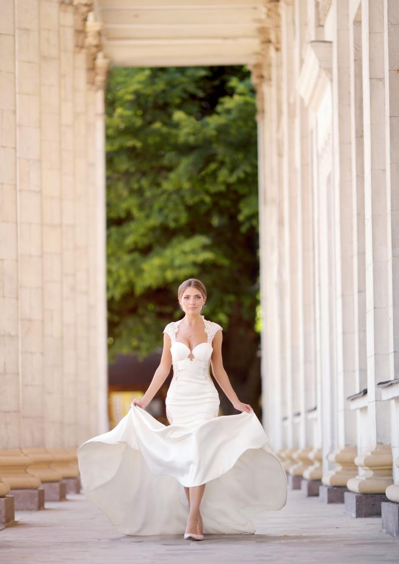 Ukraina-Kiev. Luxury wedding, portrait, family photographer over Europe