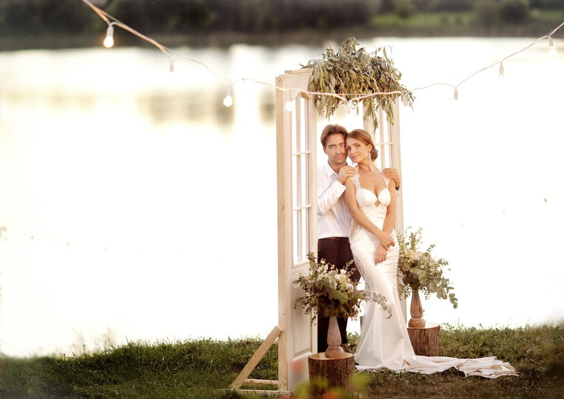 Ukraina-Kiev. Luxury wedding, portrait, family photographer over Europe