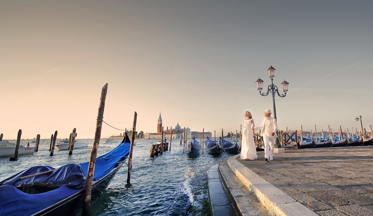 Historia de amor. Luxury wedding, portrait, family photographer over Europe