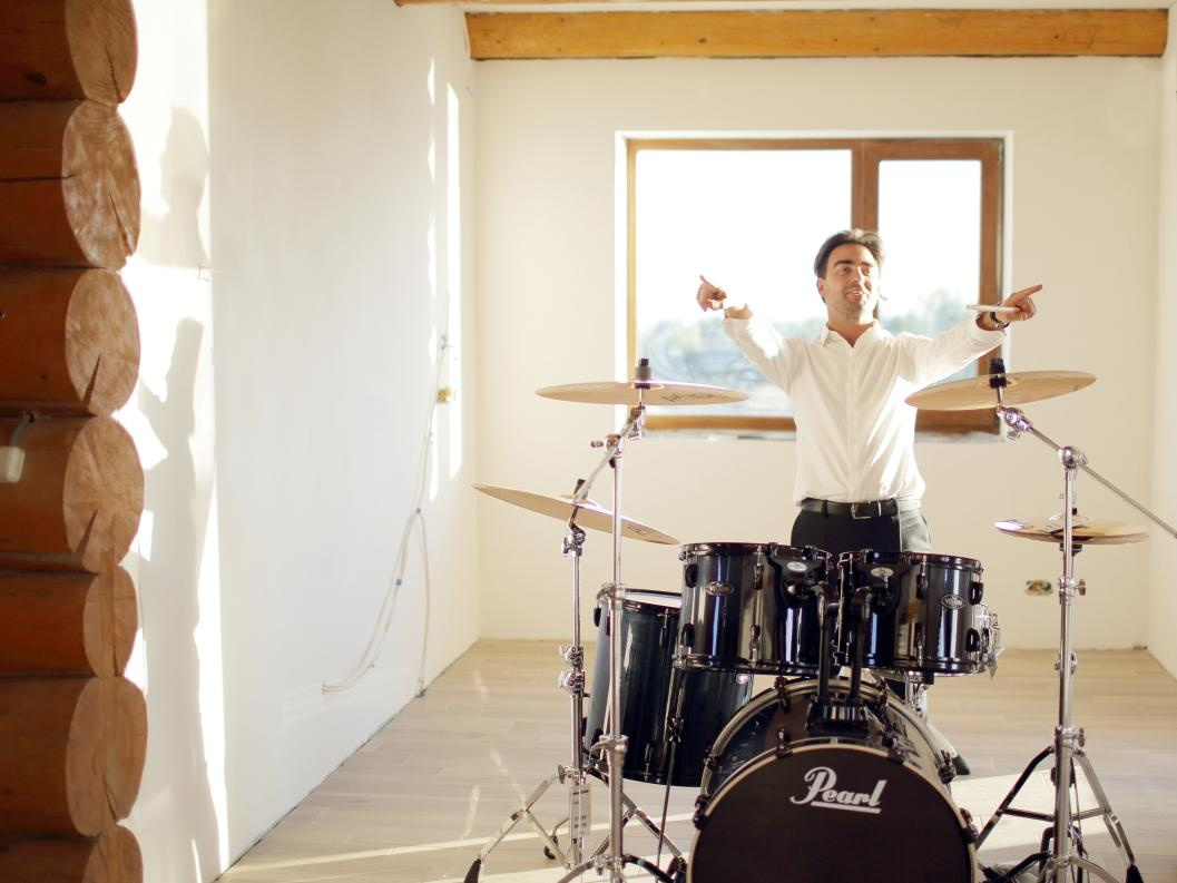 Ukraina-Kiev. Luxury wedding, portrait, family photographer over Europe