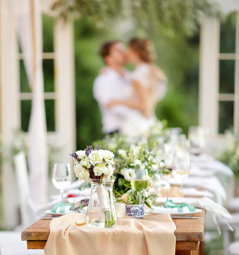 Ukraina-Kiev. Luxury wedding, portrait, family photographer over Europe