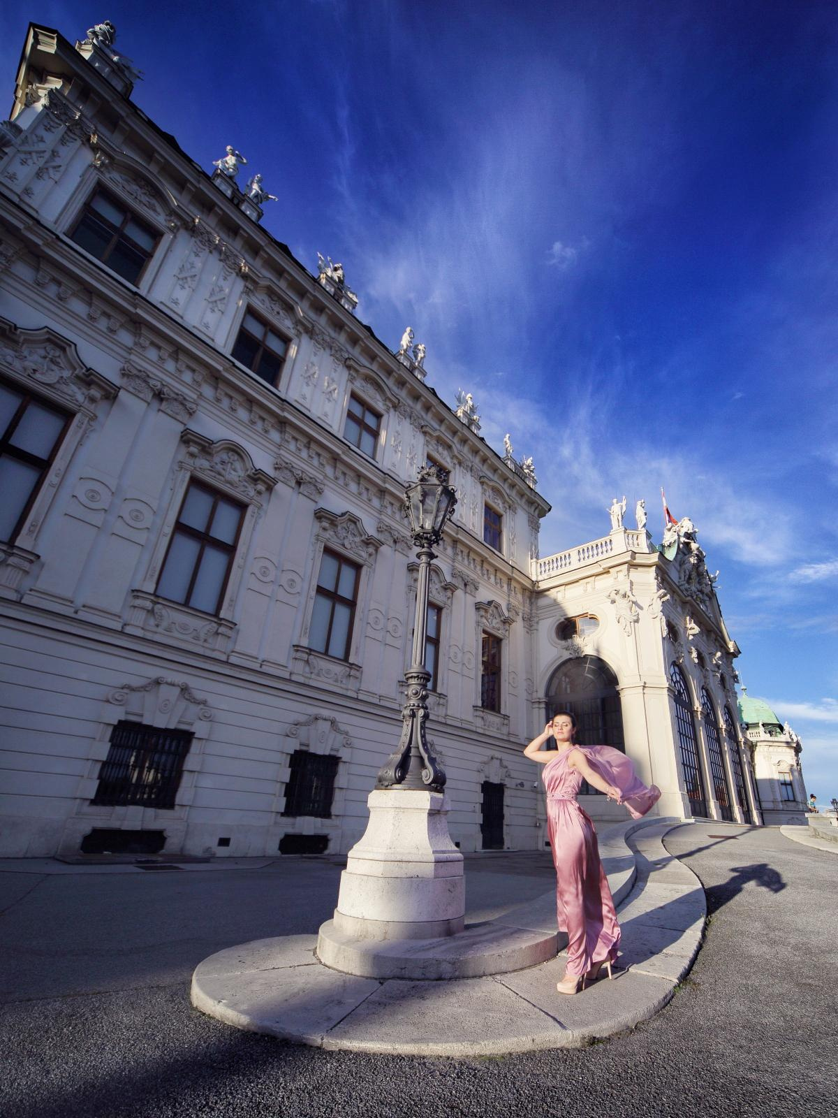 Viena. Luxury wedding, portrait, family photographer over Europe