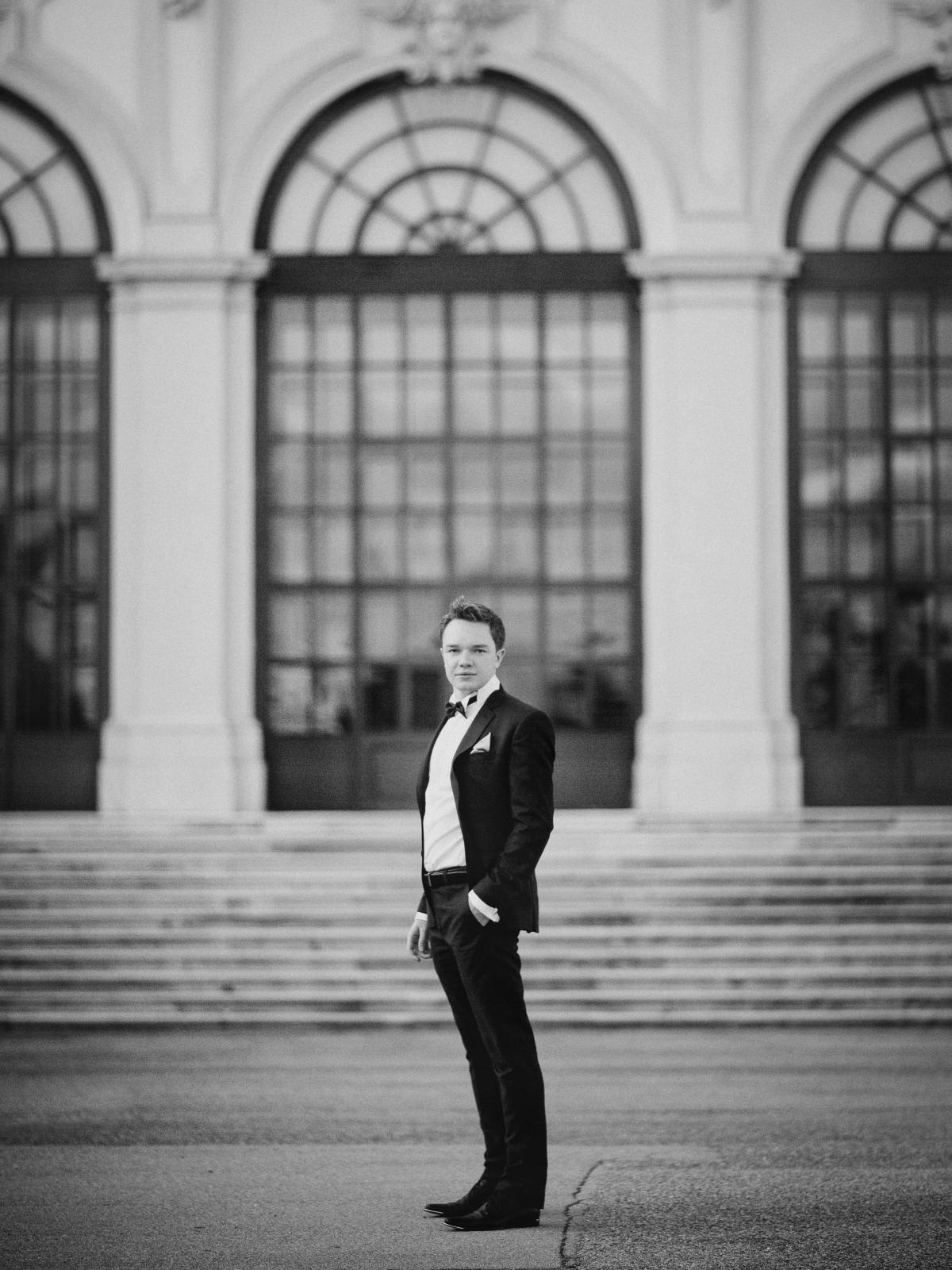 Viena. Luxury wedding, portrait, family photographer over Europe