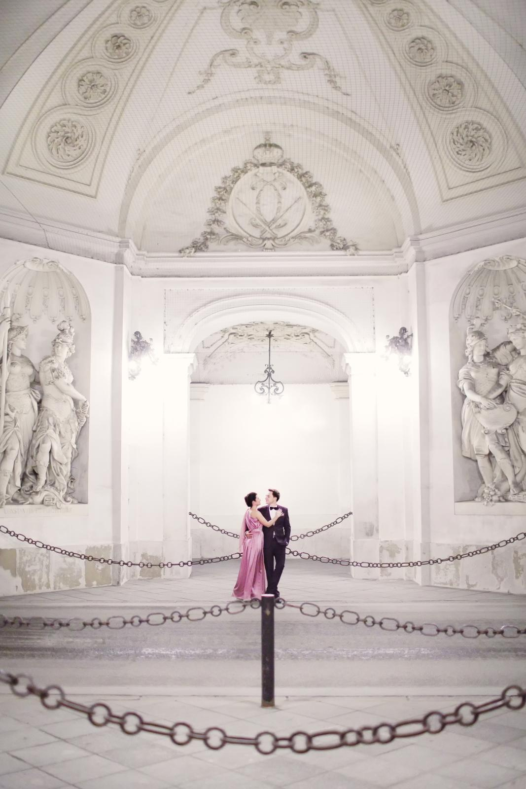 Viena. Luxury wedding, portrait, family photographer over Europe