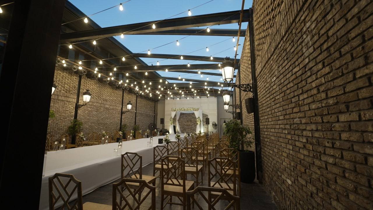 VIA / BASICO. Wedding and events photographers Studio Shalom