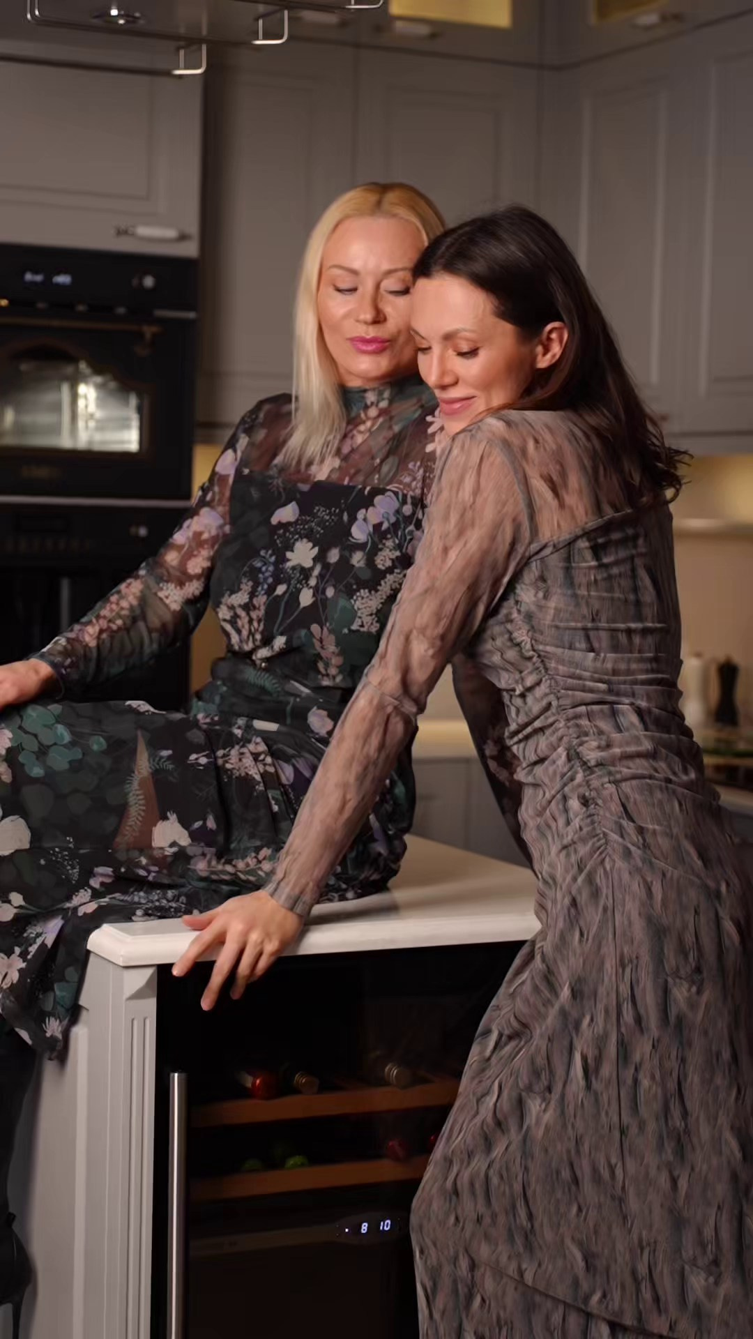 MOTHER & ME. Viktorija Korsaka| Brand Content Creator & Photographer