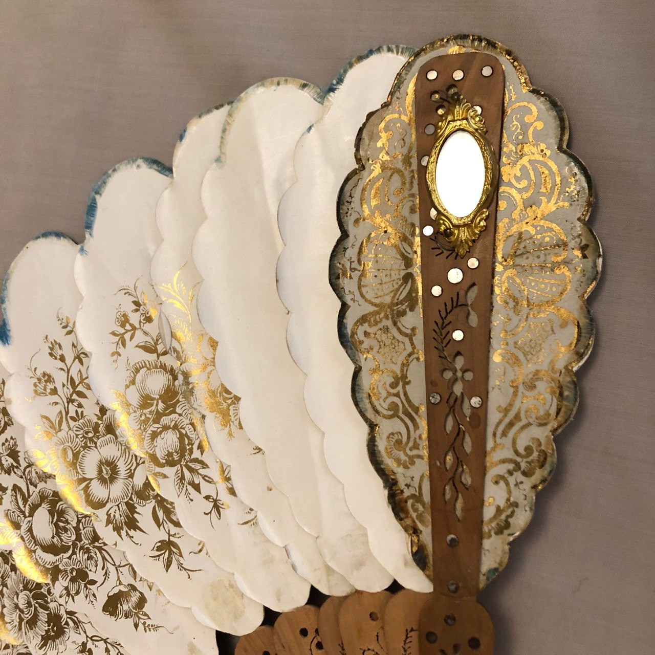 Palmet. Современнные и актикварные украшения в Барселоне, Москве и Санкт-Петербурге