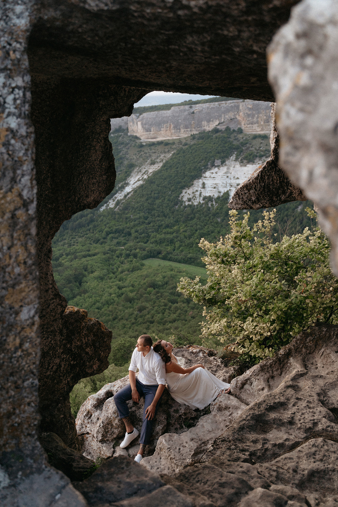 Закат на Мангуп-Кале. Свадебная съемка в крымских горах. Свадебный и семейный фотограф Алексей Попов. Штутгарт, Германия