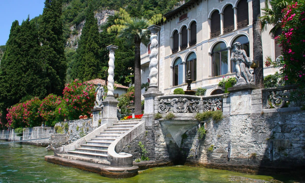 The Definitive Guide to Luxury Lake Como Wedding Costs: Photography and Venue Fees. Fotograf de nuntă Alex Pasarelu