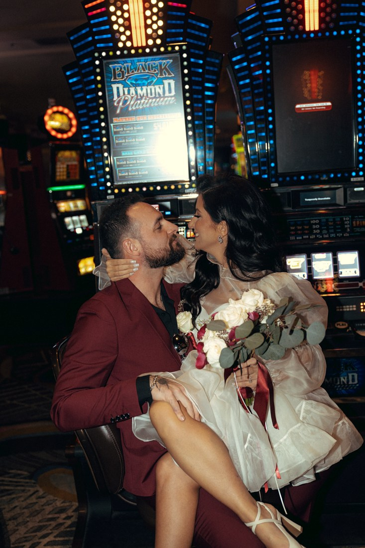 Miranda&Austin. Wedding & elopement photographer Viktoriya Kravtsov. Las Vegas