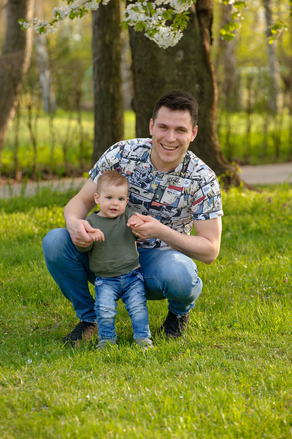 Весенняя Фотосессия Илюши в Тюльпанах. Семейный фотограф в Кишинёве THOMAS SHTIFT