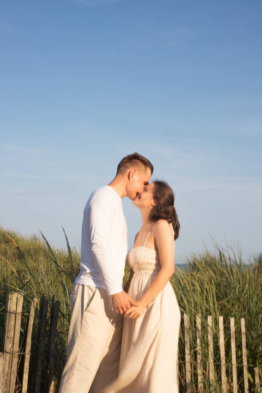 Beach pre wedding. Wedding Photographer & Videographer