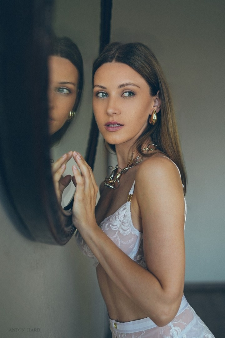 OLGA ALBERTI III. Anton Hard — Nude Art Photography