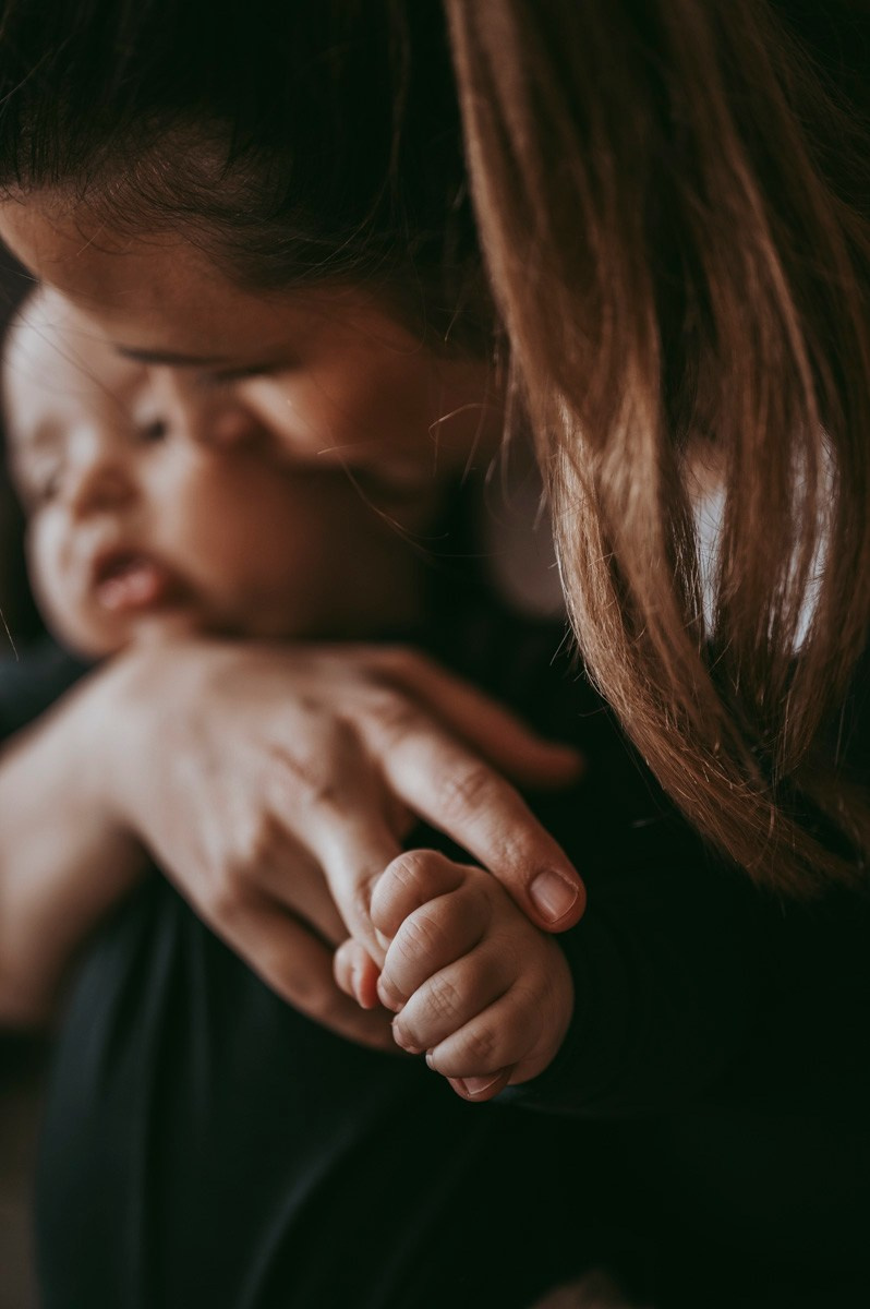 Dobro dosao, Jakove / porodicno fotografisanje kod kuce. Deciji i porodicni fotograf u Beogradu Oksana Skendzic