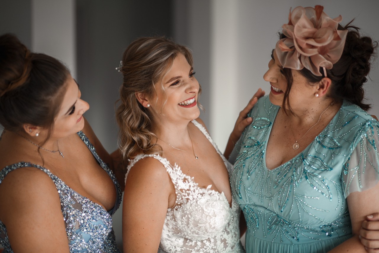 Kirchliche Hochzeit Rheinterrassen Karlsruhe – Noelia & Timo | Hochzeitsfotograf & Videograf