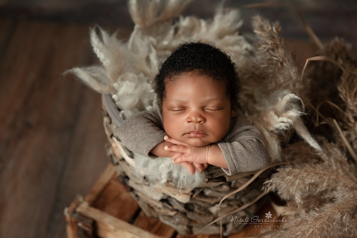 Новонароджені малюки. Дитячий, сімейний, а також newborn фотограф і викладач у Києві Наталія