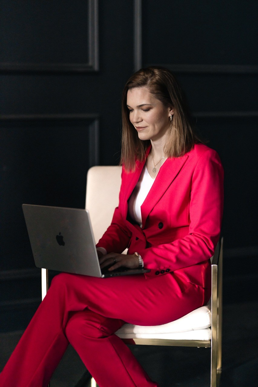 Dana Lišková - Business and Portrait photographer Prague - Brand Photographer Prague - Corporate portraits - Brand and business photo Prague