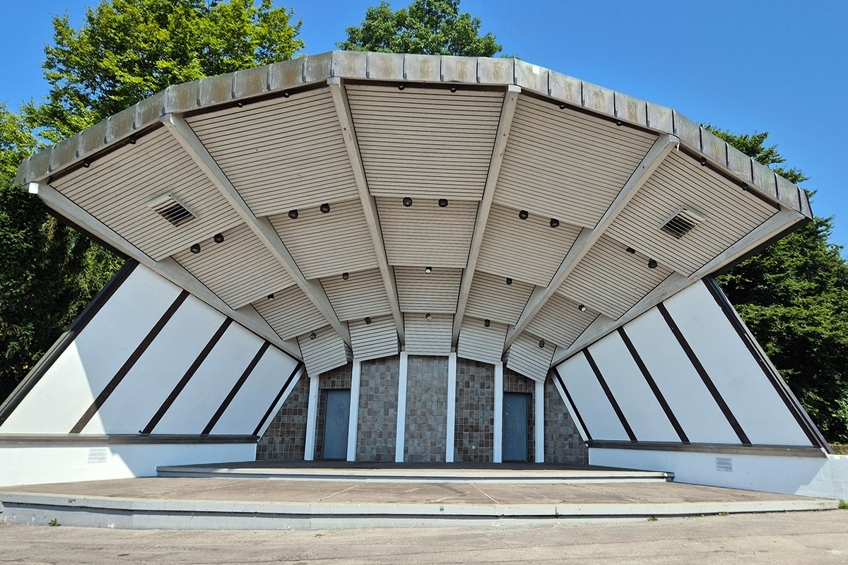 Фридрихсхафен. Elina Reisen. Туристическое агентство в Аугсбурге