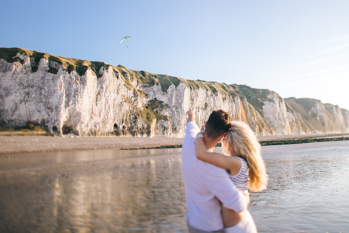 Фото Обручения пары на берегу океана. Свадебный фотограф в Риге Юрий Кор