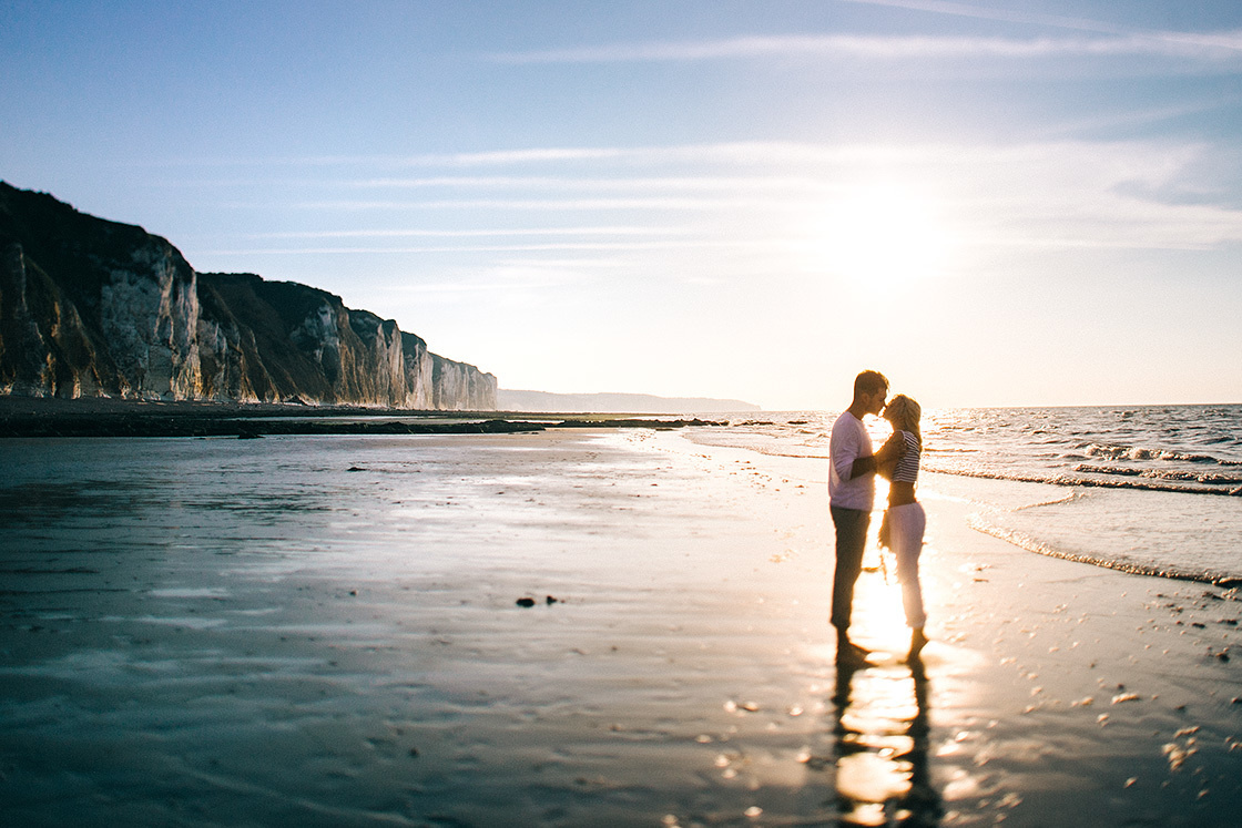 Фото Обручения пары на берегу океана. Свадебный фотограф в Риге Юрий Кор