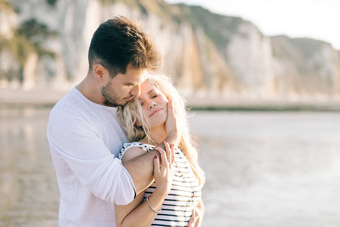 Фото Обручения пары на берегу океана. Свадебный фотограф в Риге Юрий Кор