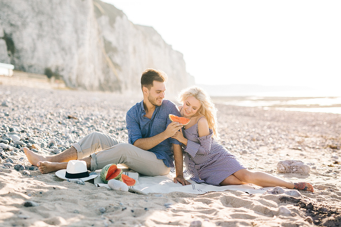 Фото Обручения пары на берегу океана. Свадебный фотограф в Риге Юрий Кор