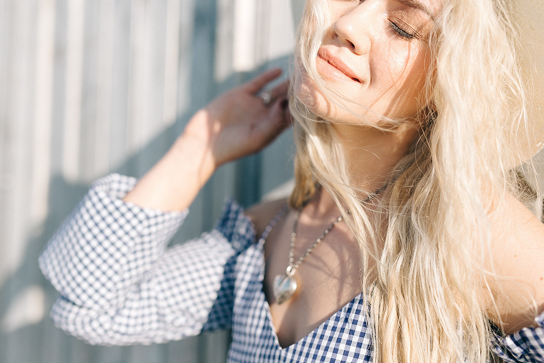 Фото Обручения пары на берегу океана. Свадебный фотограф в Риге Юрий Кор