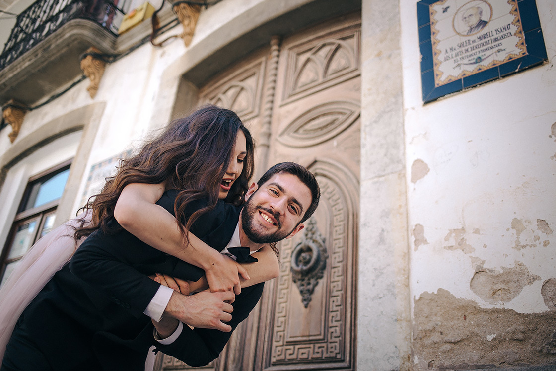 Свадебная фотосессия на берегу южного моря. Свадебный фотограф в Риге Юрий Кор